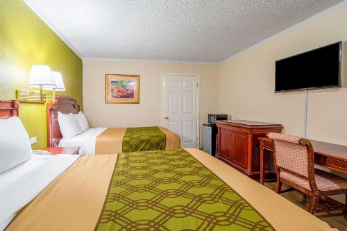 Rodeway Inn & Suites Fort Jackson image 11