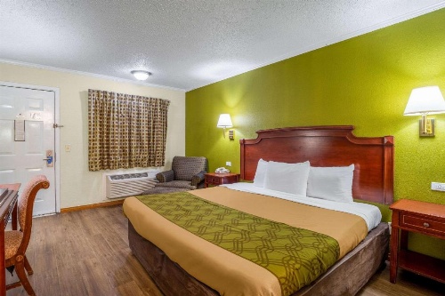 Rodeway Inn & Suites Fort Jackson image 12
