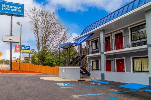 Rodeway Inn & Suites Fort Jackson image 28