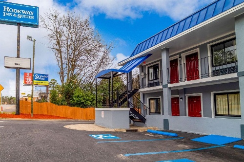 Rodeway Inn & Suites Fort Jackson image 3