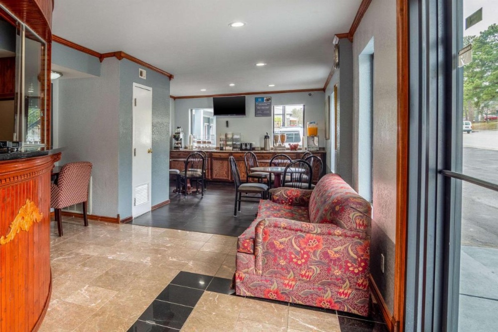 Rodeway Inn & Suites Fort Jackson Image 30