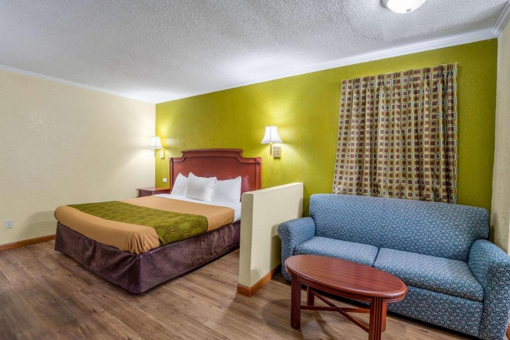 Rodeway Inn & Suites Fort Jackson Image 45