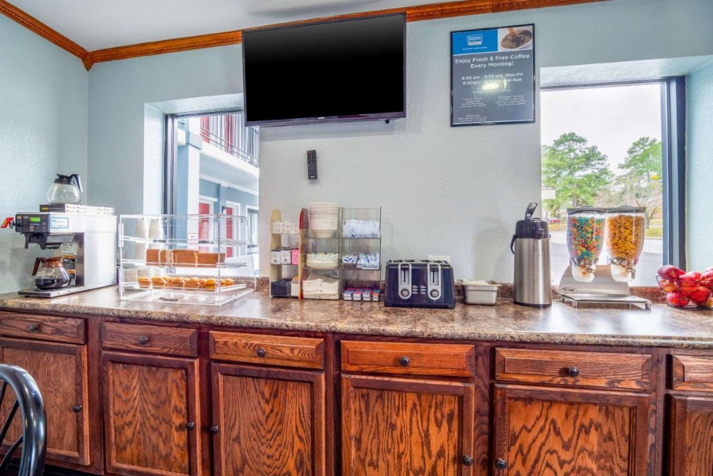 Rodeway Inn & Suites Fort Jackson Image 47